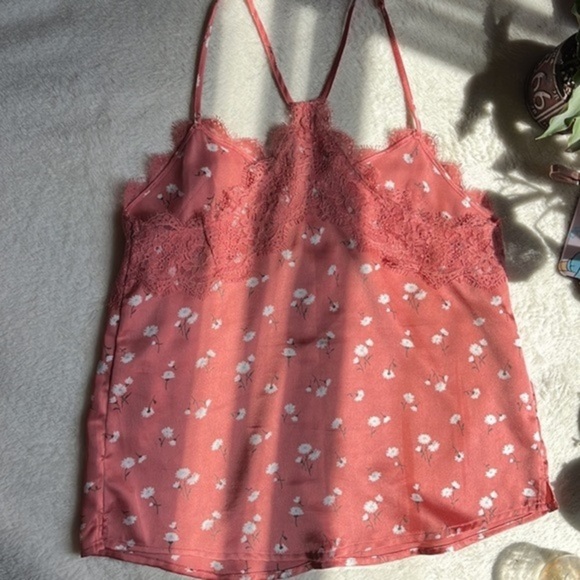 HP🏆 Womens Abercrombie & Fitch Lacey Adjustable Strap Flower Camisole Top Sm - Picture 3 of 7